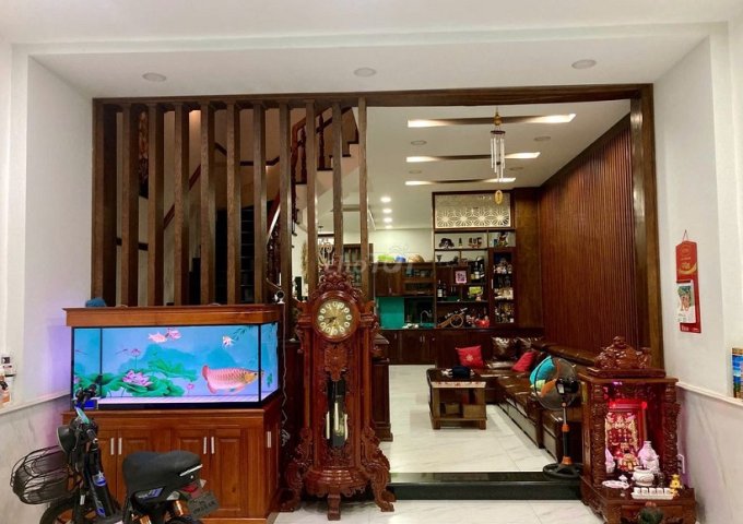 Chính chủ bán nhà 1 trệt 3 lầu, KDC Phú Hồng Thịnh 9 - TP Dĩ An.