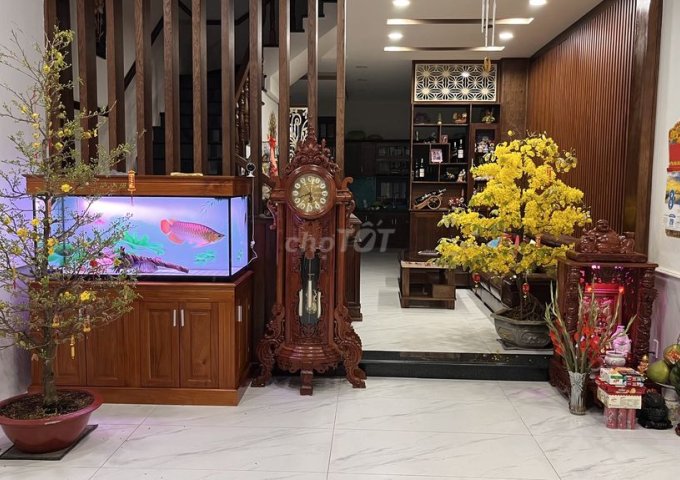 Chính chủ bán nhà 1 trệt 3 lầu, KDC Phú Hồng Thịnh 9 - TP Dĩ An.