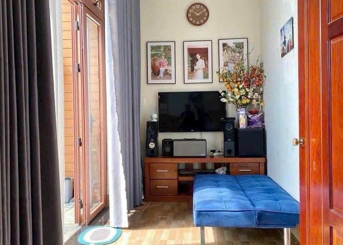 Gia đình về định cư tại Hà Nội Bán Căn Nhà 3 tầng mâm đúc đẹp lung linh tại hẻm liên tổ 3/4 Nguyễn Văn Cừ Gần Trường ĐH Y Dược Cần Thơ.