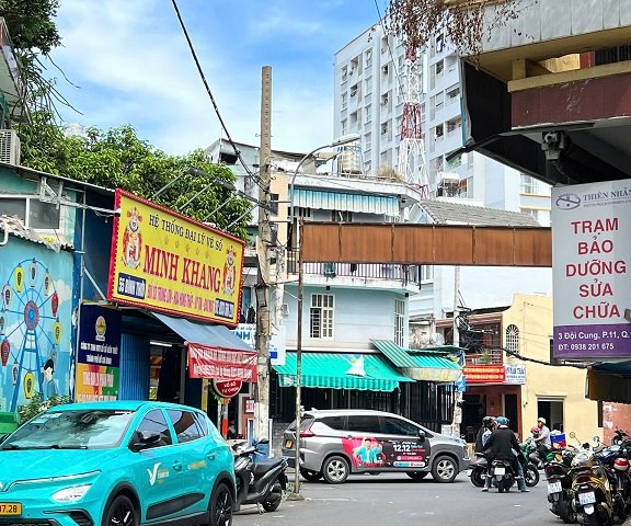 Cho thuê tầng trệt kinh doanh 4 x 10m vị trí ngay Đội Cung Bình Thới KẾ CHỢ