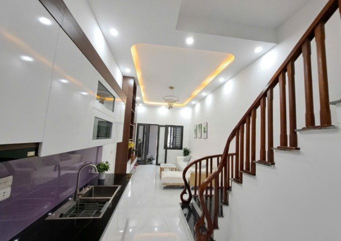 Bán nhà Giáp Bát ,DT 59m ,Giá Hơn 7tỷ ,Ngõ Thông ,oto gần