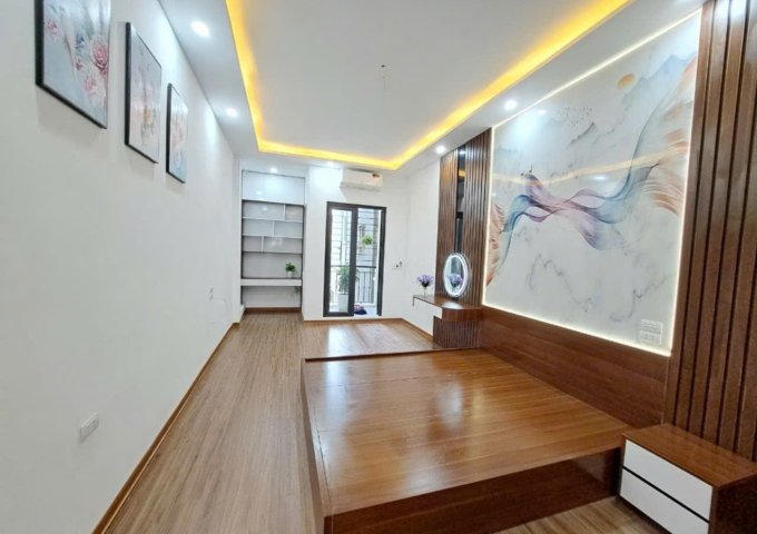 Bán nhà Giáp Bát ,DT 59m ,Giá Hơn 7tỷ ,Ngõ Thông ,oto gần