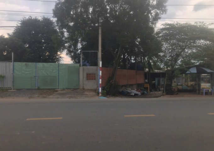 Đất nền có vị trí thuận lợi, diện tích 400 - 800m², giá 21,5 triệu VND (2 sổ liền kề), có thương lượng.