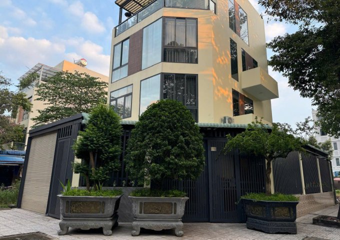 Cần bán nhà biệt thự 4 tầng, vị trí đẹp, góc 2 mặt tiền phường Cát Lái, NT cao cấp