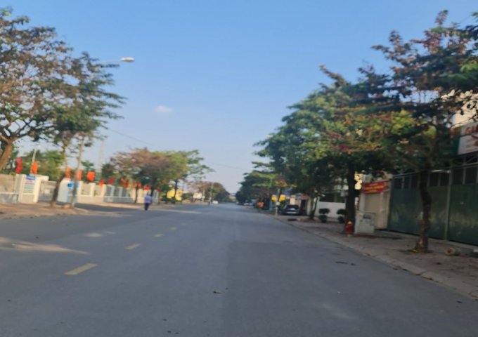 CC cần tiền bán gấp lô đất xây biệt thự tại Đa Tốn, Gia Lâm, Hà Nội. 193m2 đường 18m.