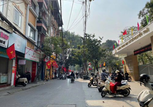 Bán nhà mặt phố Khương Trung, hai mặt tiền và tiện kinh doanh