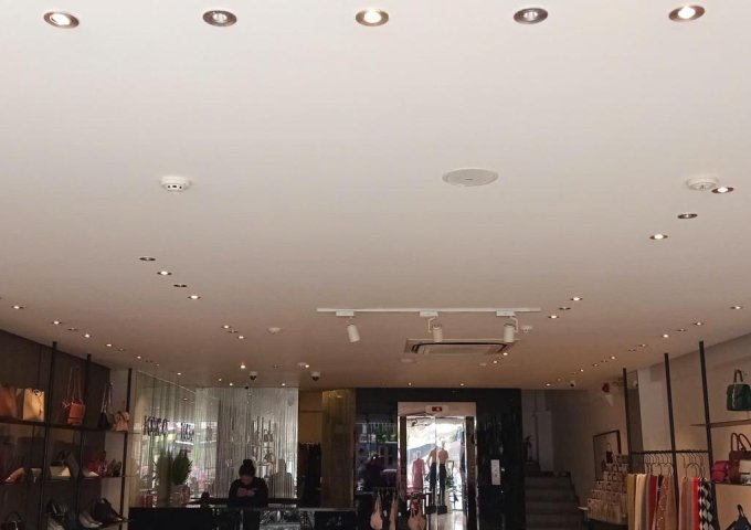 Cho thuê nhà 7 tầng 1 tum, mặt đường 32 Trần Phú, Hà Đông.