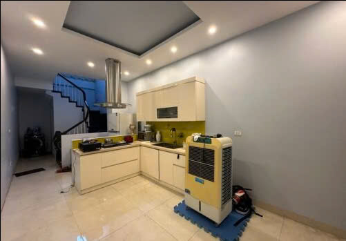 Bán nhà 56m2, 5 tầng phố Lạc Long Quân , Tây Hồ, Hà Nội giá 15,3 tỷ