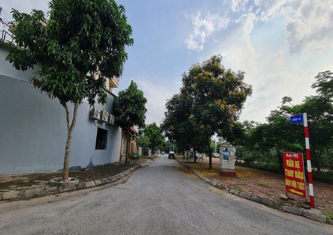 Bán nhà tại Cự Khối, Long Biên, Hà Nội. 6 tầng 51m2, thang máy, xe 16 chỗ đậu cửa.