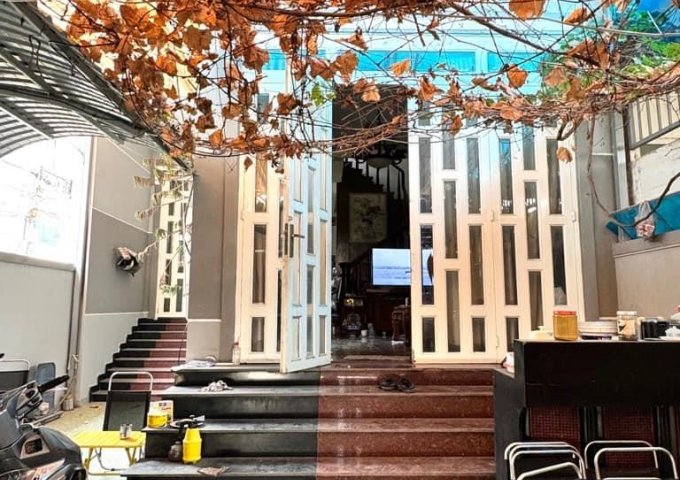 BÁN BIỆT THỰ LÔ GÓC MẶT TIỀN THẠNH LỘC - HƠN 107M2 (7x16), 3 TẦNG, 4 PN - GẦN NGÃ TƯ GA, GIÁP GÒ VẤP - GIÁ CHỈ 8.5 TỶ.