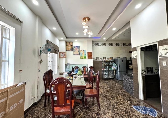 BÁN BIỆT THỰ LÔ GÓC MẶT TIỀN THẠNH LỘC - HƠN 107M2 (7x16), 3 TẦNG, 4 PN - GẦN NGÃ TƯ GA, GIÁP GÒ VẤP - GIÁ CHỈ 8.5 TỶ.