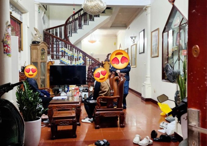 Nhà đẹp Đỗ Đức Dục ngõ nông gần chợ, vài phút đi bộ tới bãi xe CV, 45m2, Chỉ 7.4 tỷ