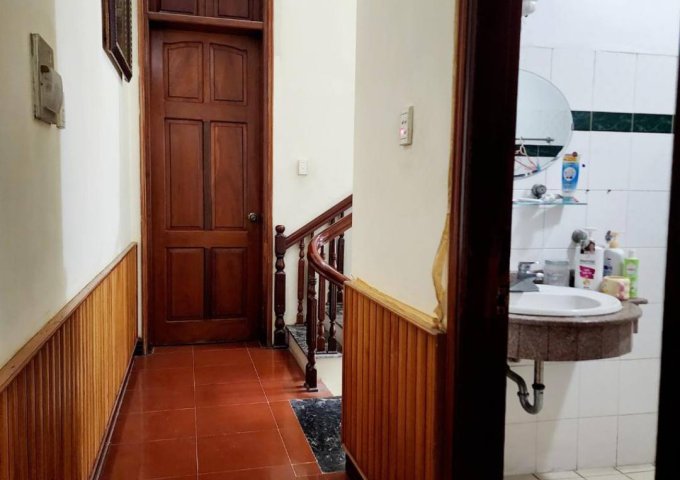 Nhà đẹp Đỗ Đức Dục ngõ nông gần chợ, vài phút đi bộ tới bãi xe CV, 45m2, Chỉ 7.4 tỷ