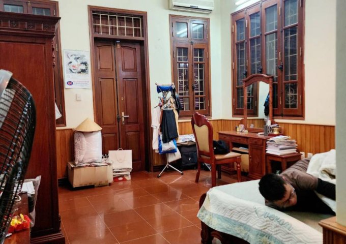 Nhà đẹp Đỗ Đức Dục ngõ nông gần chợ, vài phút đi bộ tới bãi xe CV, 45m2, Chỉ 7.4 tỷ