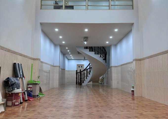 Cho thuê nhà nguyên căn tại mặt tiền Ngô Gia Tự, Phường 2, Quận 10, TP HCM