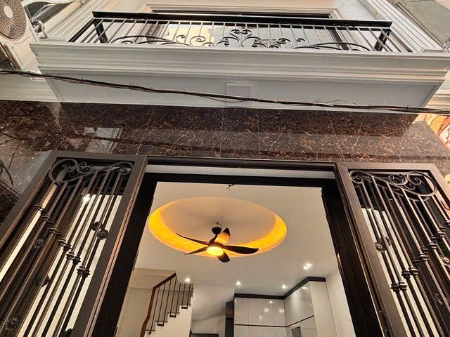 NHÀ MỚI Ở LUÔN PHỐ THANH AM- LONG BIÊN, 30M2,5 TẦNG,MẶT TIỀN  4.9M, 5.35 TỶ.