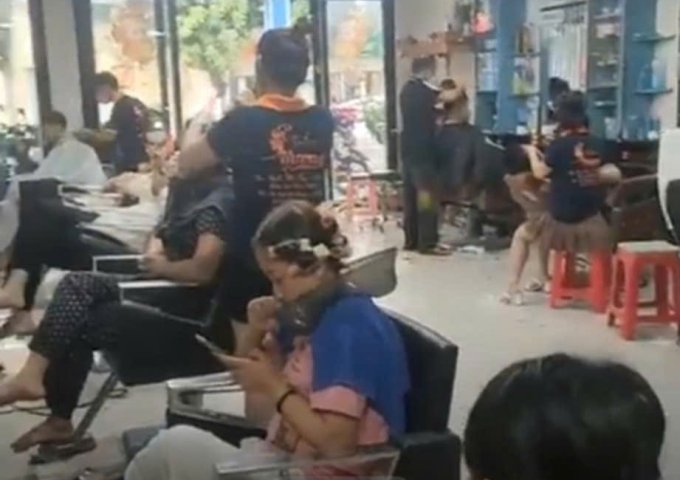 Salon tóc HƯƠNG số 48 đường Mai Lão Bạng Xóm 9 Nghi Phú Vinh Nghệ An CẦN TUYỂN: