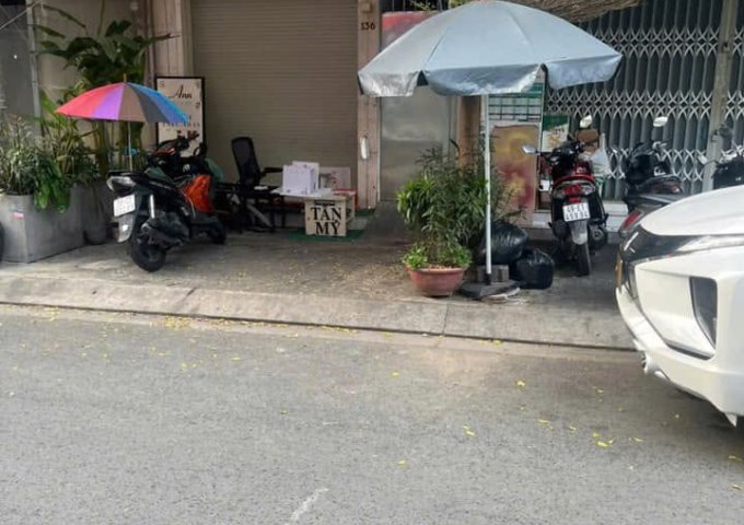 Cần sang quán cafe, nước ép ở 