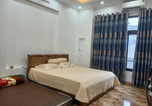 Chính chủ cho thuê nhà 3 tầng, đầu ngõ ngã ba ba toa đường Đinh Tiên Hoàng, phường Chi Lăng, TP.Lạng Sơn