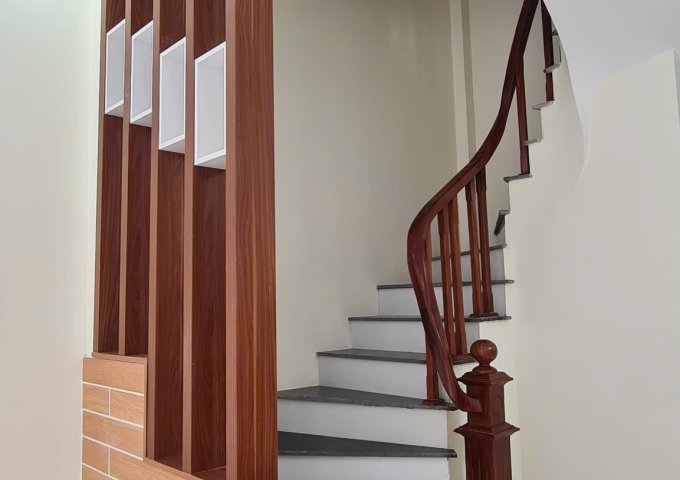 Bán nhà mặt phố Hạ Hồi, Tân Lập 32m2 x5 tầng. Cạnh Vinhomes Đan Phượng. Lô góc Ôtô vào nhà