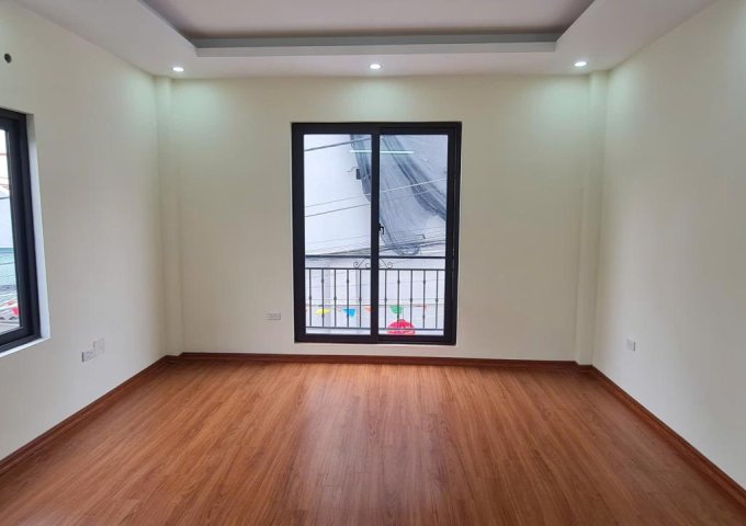 Bán nhà mặt phố Hạ Hồi, Tân Lập 32m2 x5 tầng. Cạnh Vinhomes Đan Phượng. Lô góc Ôtô vào nhà