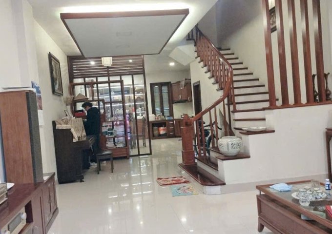 Tôi bán nhà mặt phố Chiến Thắng sầm uất cạnh KĐT Văn Quán 50m2 chỉ 16.9 tỷ. LH 0989626116