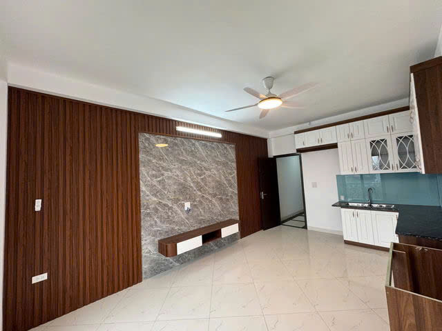 NHÀ MỚI- ĐẸP PHỐ ĐỨC GIANG- LONG BIÊN,40 M2.6 TẦNG, MT  3.7M, 10.45 TỶ.