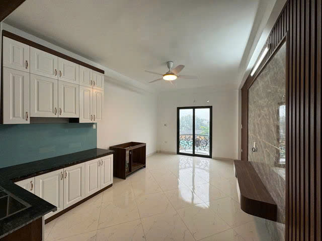 NHÀ MỚI- ĐẸP PHỐ ĐỨC GIANG- LONG BIÊN,40 M2.6 TẦNG, MT  3.7M, 10.45 TỶ.