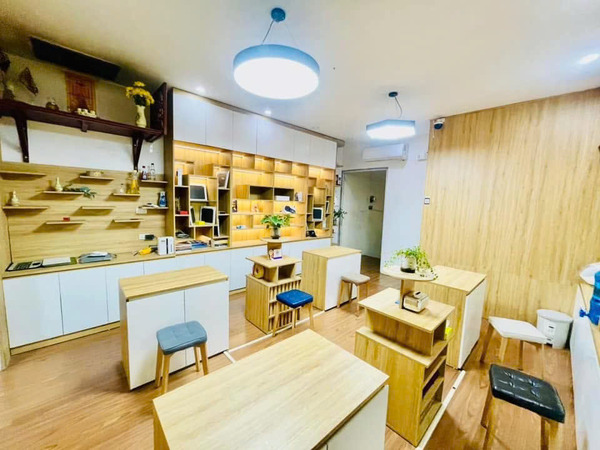 Chính chủ cần Cho thuê lại 1 phần không gian Show room 286 Thái Hà - mặt bằng ở tầng 2