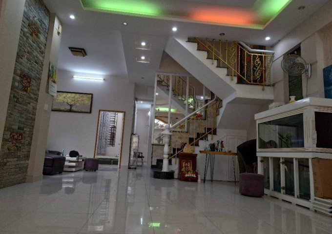 Bán nhà mặt phố trung tâm  bình trưng tây  Q.2, 180m², 11.2 tỷ, 4PN, 4WC, sổ đỏ