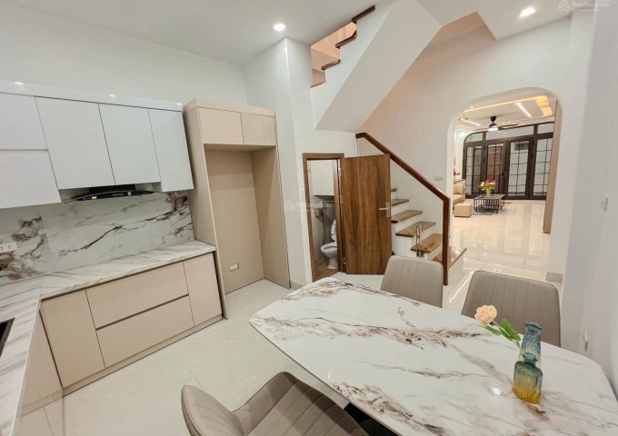 BÁN GẤP NHÀ TẢ THANH OAI, NGÕ NÔNG, RỘNG DÃI THOÁNG SÁNG, Ô TÔ ĐỖ CỬA, DT 50M2X 5 TẦNG, gi.á 5 tỷ hơn