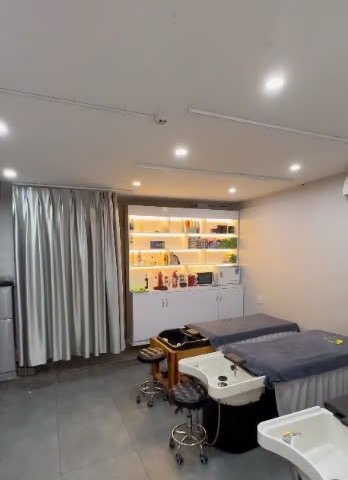 CHÍNH CHỦ CẦN SANG MẶT BẰNG SALON + SPA Địa chỉ: Đường 36, Phường Linh Đông, Thủ Đức, TP HCM