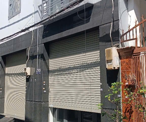 Nhà ô tô đỗ cửa, cạnh công viên Nguyễn Sỹ Sách, 4.6 tỷ