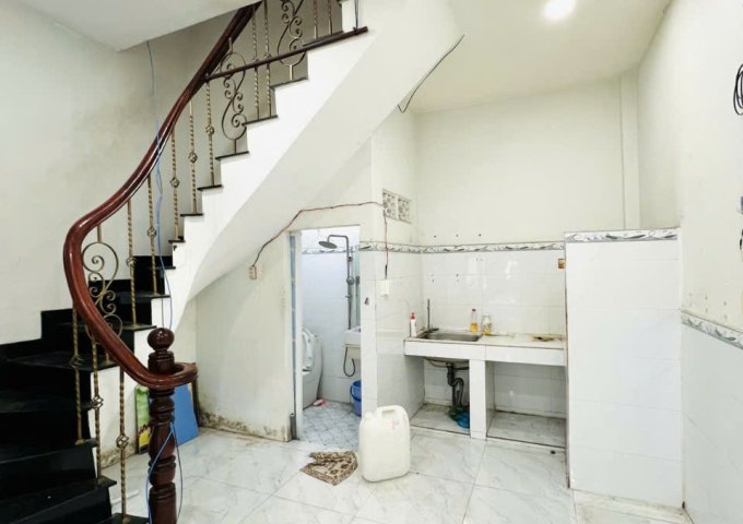 Nhà ô tô đỗ cửa, cạnh công viên Nguyễn Sỹ Sách, 4.6 tỷ