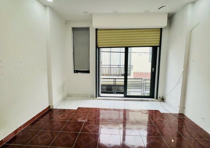 Nhà ô tô đỗ cửa, cạnh công viên Nguyễn Sỹ Sách, 4.6 tỷ