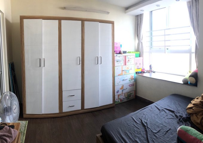 Cần bán căn hộ Bàu Cát 2, diện tích 93m2 với 3 phòng ngủ, giá bán 4 tỷ 5, đã có sổ hồng