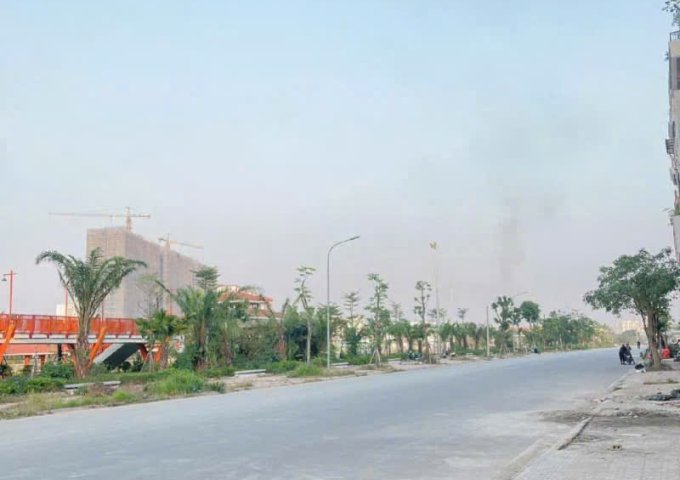 Chính chủ cần bán gấp mảnh đất 3 mặt tiền khu đô thị mới Ngọc Thuỵ Long Biên Hà Nội