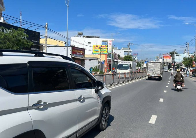 Bán nhà mặt tiền 7x40m giá 30 tỷ Đường Tô Ký