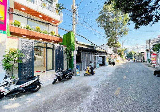 Nhà Phố 5 tầng (4.5x17) Mặt Tiền Đường Tân Chánh Hiệp 25, Quận 12 Giá Rẻ