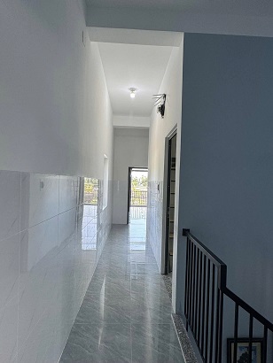 Cho thuê 1 phòng trọ không gian thoáng mát có ban công. - Có gác lửng, điều hòa, nóng lạnh, Wifi, máy giặt ( chung)