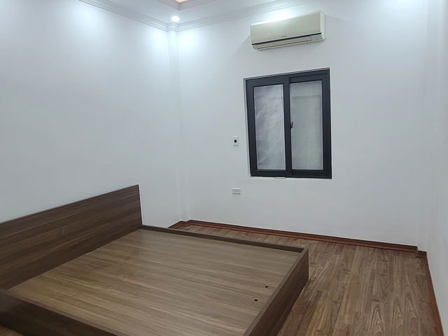 Bán nhà Vũ Tông Phan, nhà đẹp ở ngay 47mx4 tầng, ngõ ba gác thông 40m ra Ô tô 7.8 tỷ.