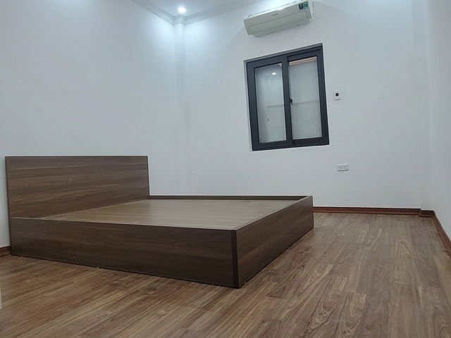 Bán nhà Vũ Tông Phan, nhà đẹp ở ngay 47mx4 tầng, ngõ ba gác thông 40m ra Ô tô 7.8 tỷ.