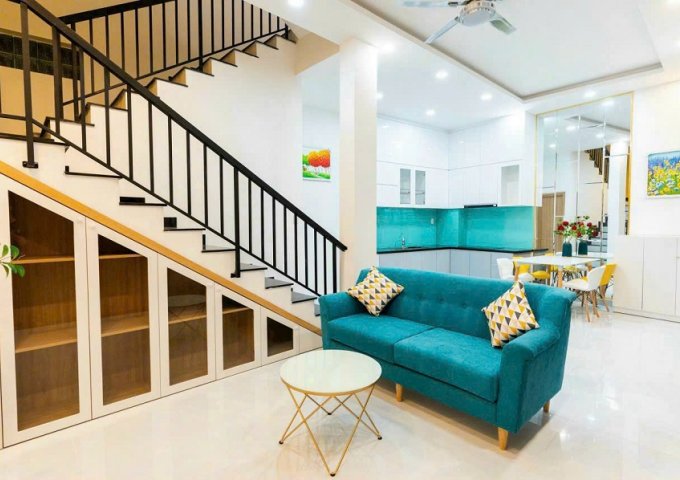 CHÍNH CHỦ GỬI BÁN NHÀ 4 TẦNG CẠCH VINHOME GRAND PARK, Quận 9. CŨ, TP.HCM.