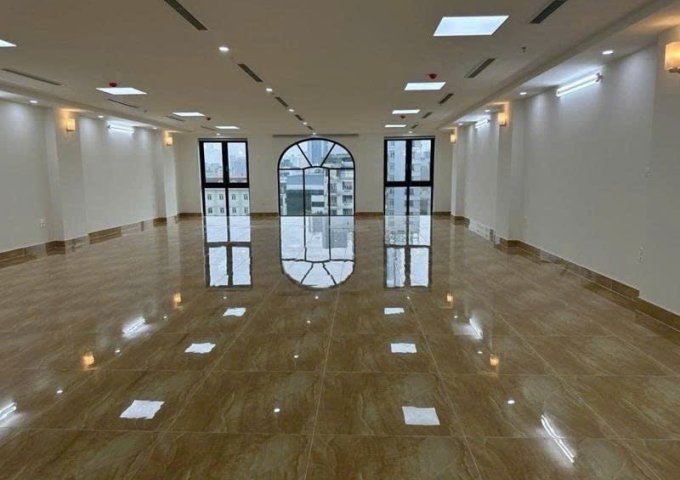 Nhà mặt phố Đoàn Thị Điểm 160m2 9T thang máy 3 thoáng dòng tiền 200tr/tháng