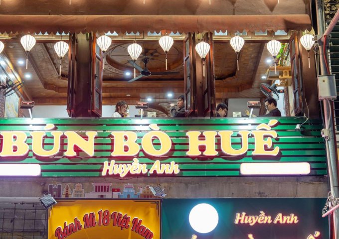 Sang nhượng quán ăn/ nhà hàng phố Hàng Giấy Hàng Mã, Hoàn Kiếm, Hà Nội