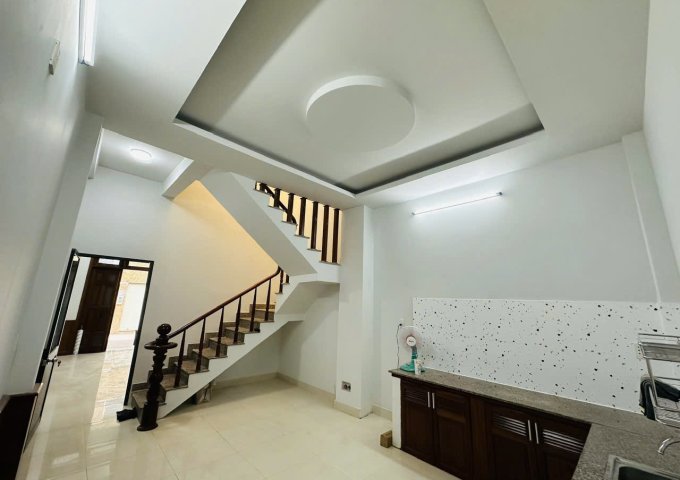 Chính chủ cần cho thuê Nhà mặt tiền 64m2, đường Lã Xuân Oai, P. Long Trường, TP. Thủ Đức