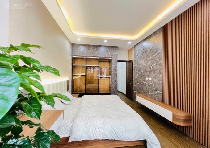 CẦN B.ÁN GẤP KIM GIANG 35M2,X 4 TẦNG, Ô TÔ ĐỖ CỔNG, 4 NGỦ. 5 TỶ HƠN