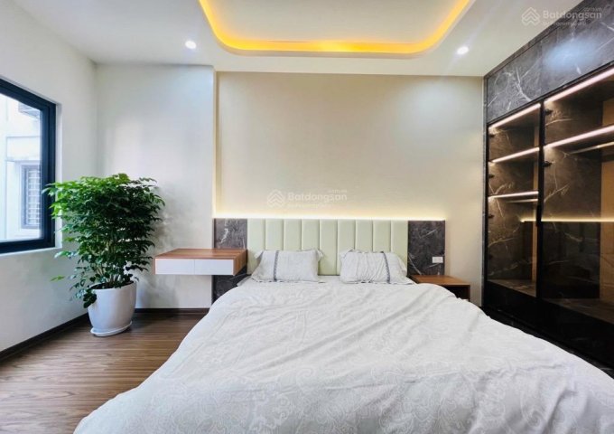 CẦN B.ÁN GẤP KIM GIANG 35M2,X 4 TẦNG, Ô TÔ ĐỖ CỔNG, 4 NGỦ. 5 TỶ HƠN