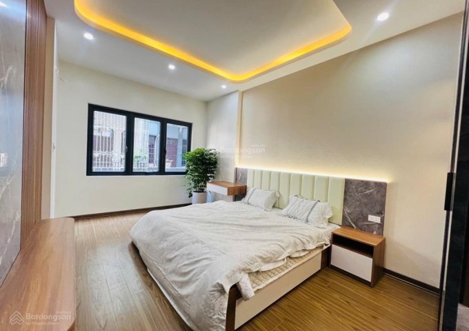 CẦN B.ÁN GẤP KIM GIANG 35M2,X 4 TẦNG, Ô TÔ ĐỖ CỔNG, 4 NGỦ. 5 TỶ HƠN