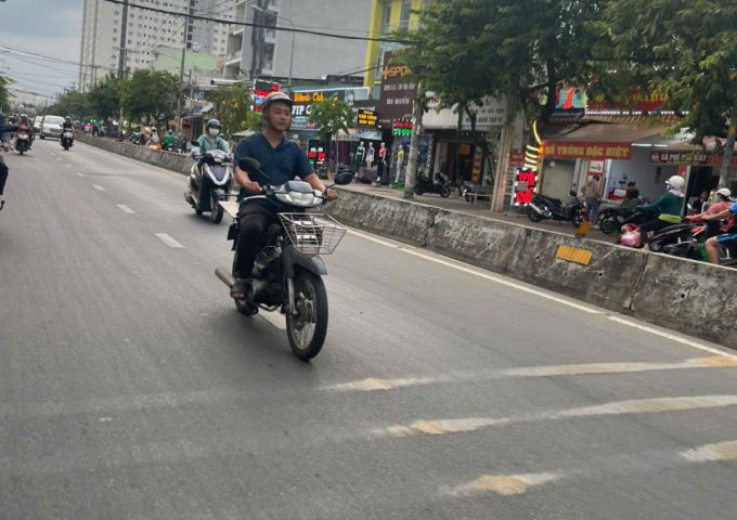 Bán 2 mặt tiền 17x40m giá 60 tỷ Đường Dương Thị Giang